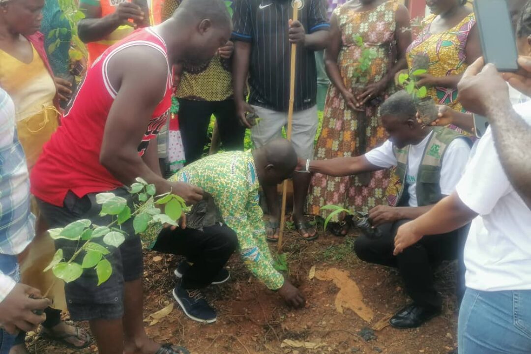 JACHIEHENE LEADS HIS COMMUNITY TO PLANT 5,000 TREES TO MARK GREEN GHANA DAY