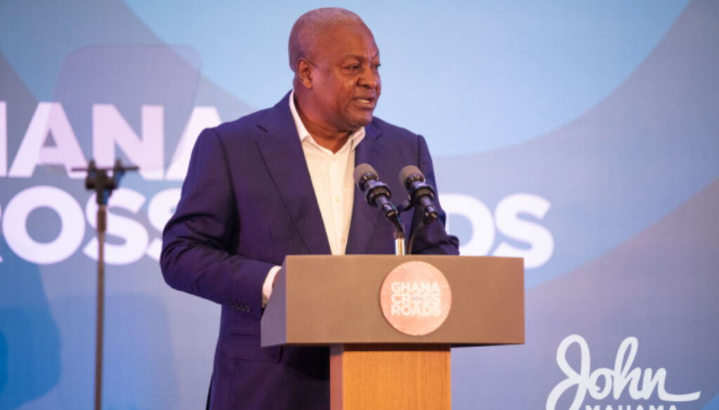 photos-from-john-mahamas-ghana-at-a-crossroads-event_52047210987_o-636x424