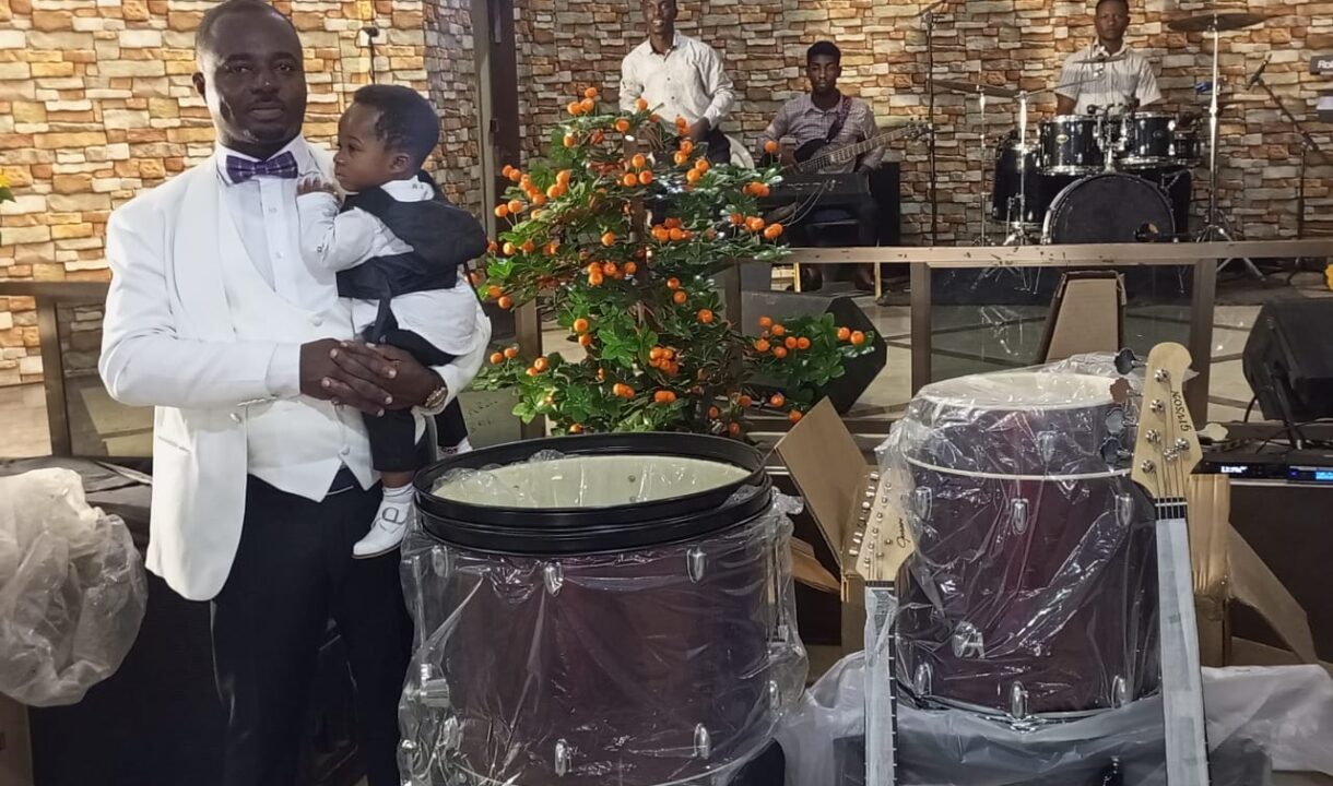 A/R:Francis Owusu-Akyaw Donates Musical Instruments to Baptist Church in Juaben