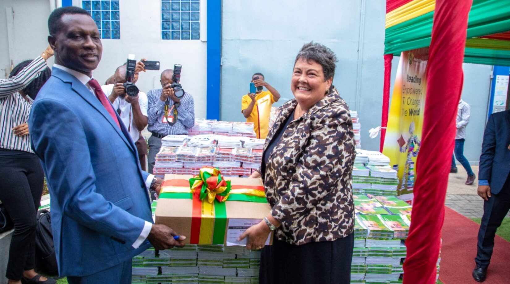 Education Ministry receives 3.7 million textbooks from USAID