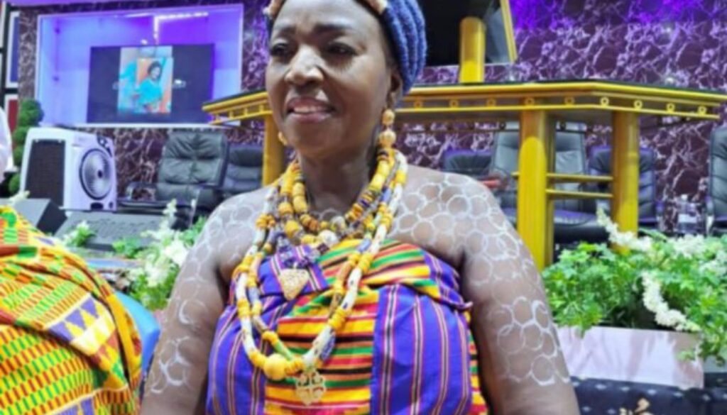 Mama-Efe-Amanor-award