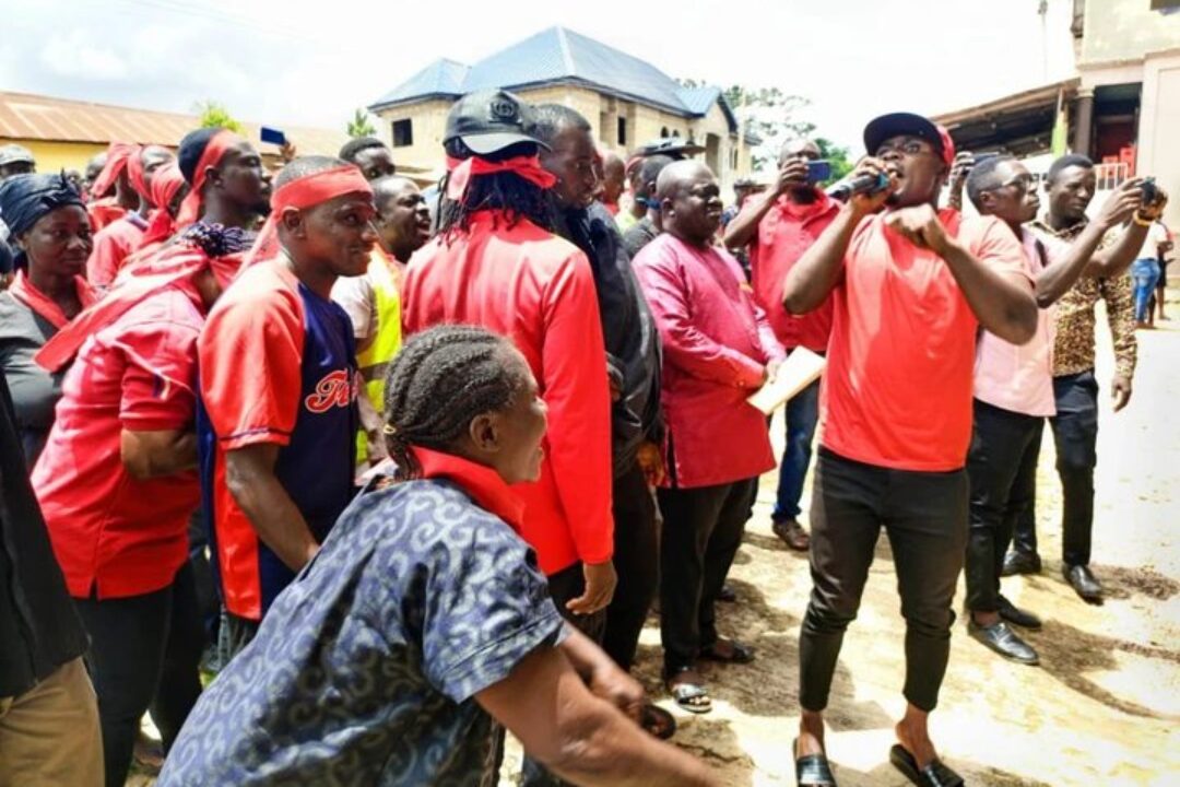 A/R: Kumawu residents petition Gov’t over bad roads