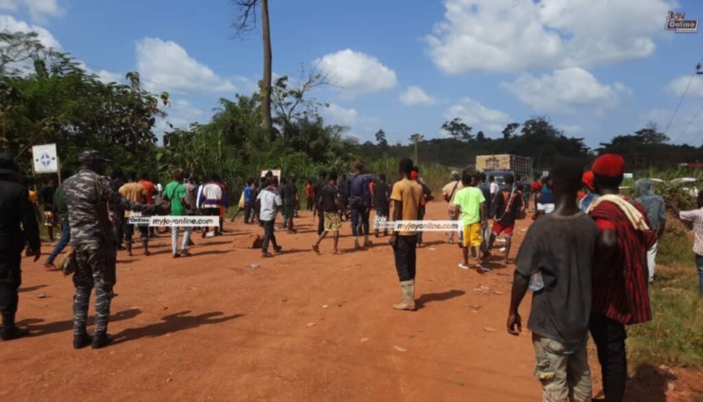 Youth-clash-at-Kenyase-5-754x424
