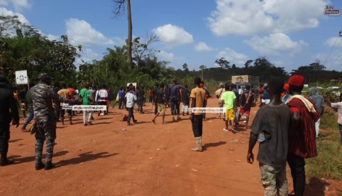 Youth-clash-at-Kenyase-5-754x424