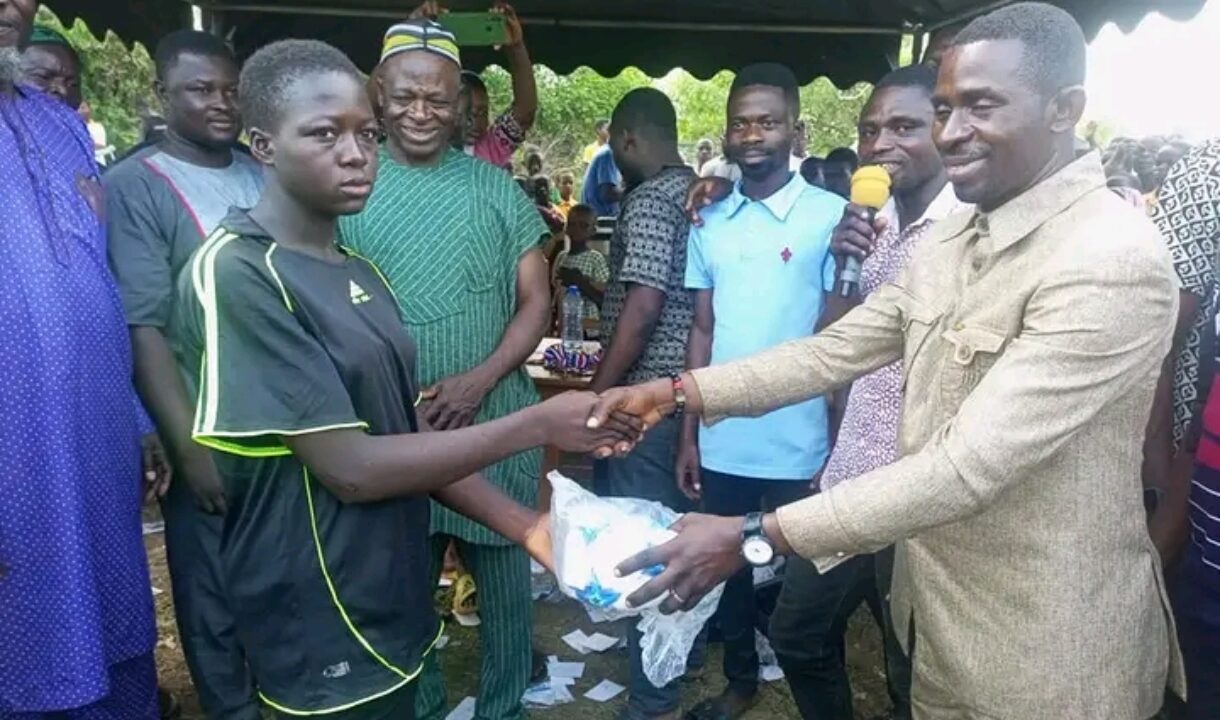 GEORGE AKOM DOES IT AGAIN! Donates sports equipment to Drobonso Dagomba circuit