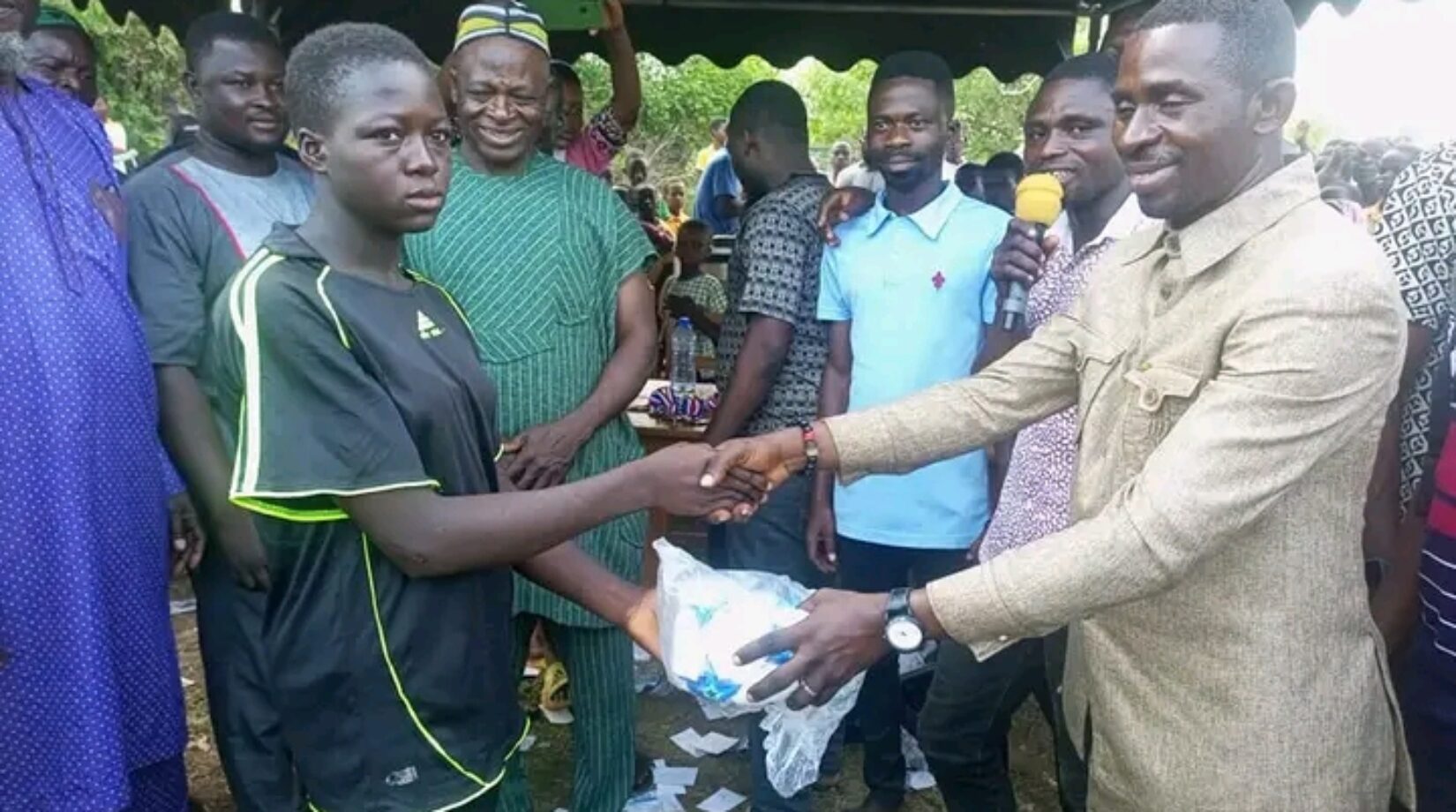 GEORGE AKOM DOES IT AGAIN! Donates sports equipment to Drobonso Dagomba circuit
