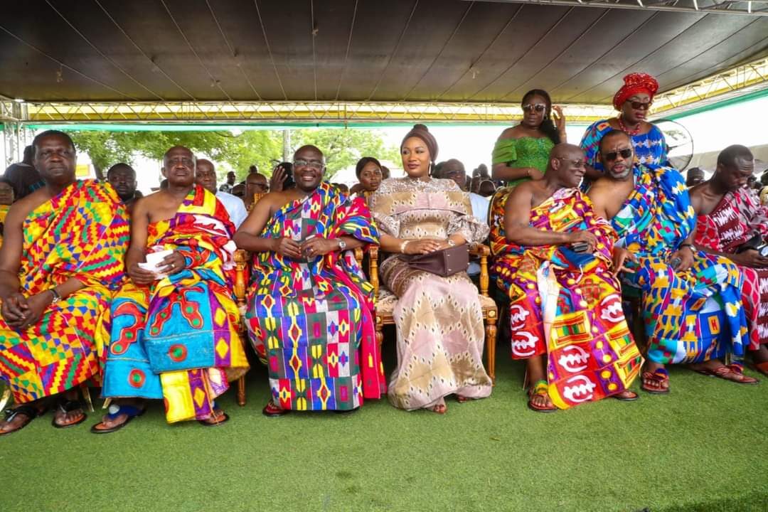 A/R:Bawumia fever lights up Akwasidae with over 80 MPs accompanying him