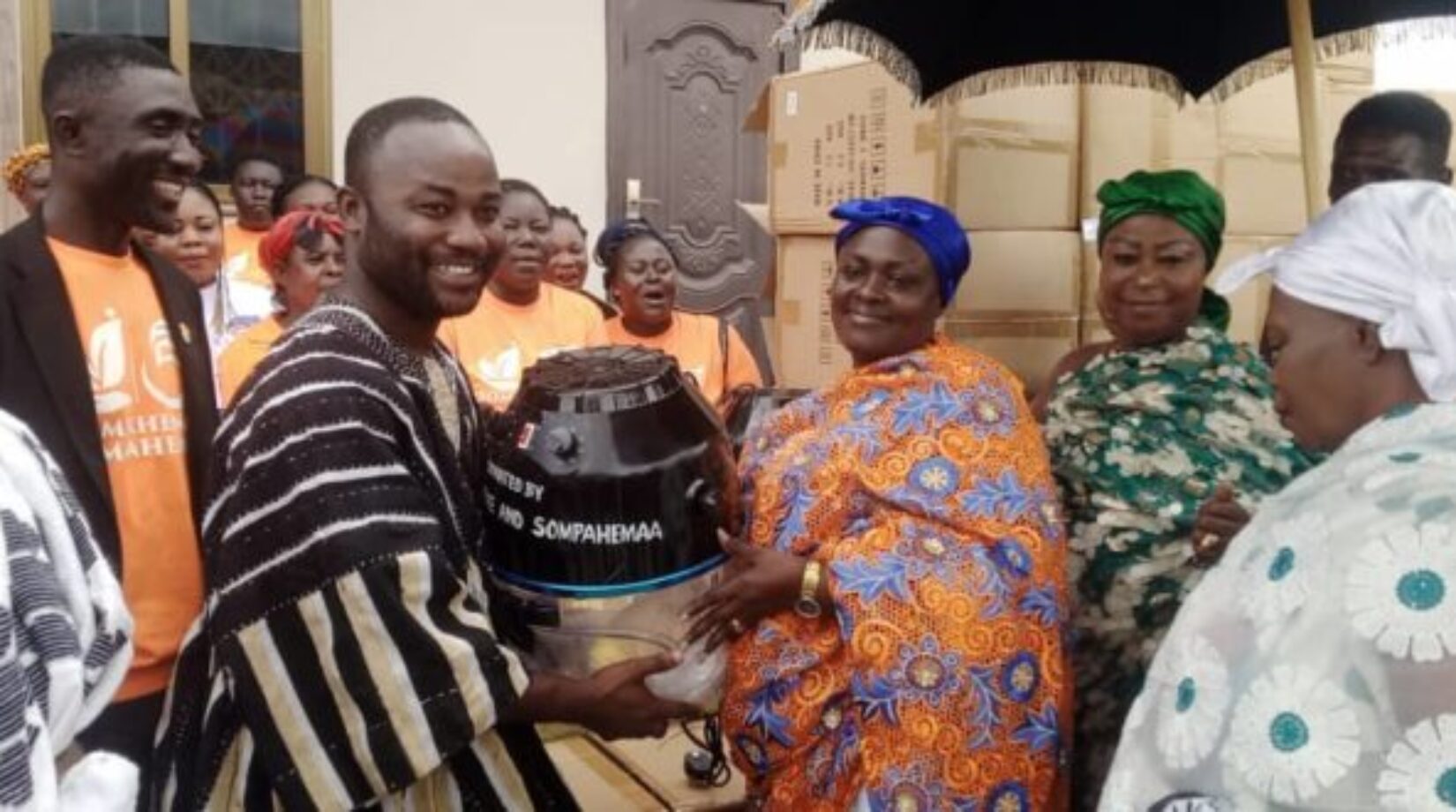 Sompahemaa Foundation Donates 20 -hairdryer to Bremanghemaa to be distributed to artisans