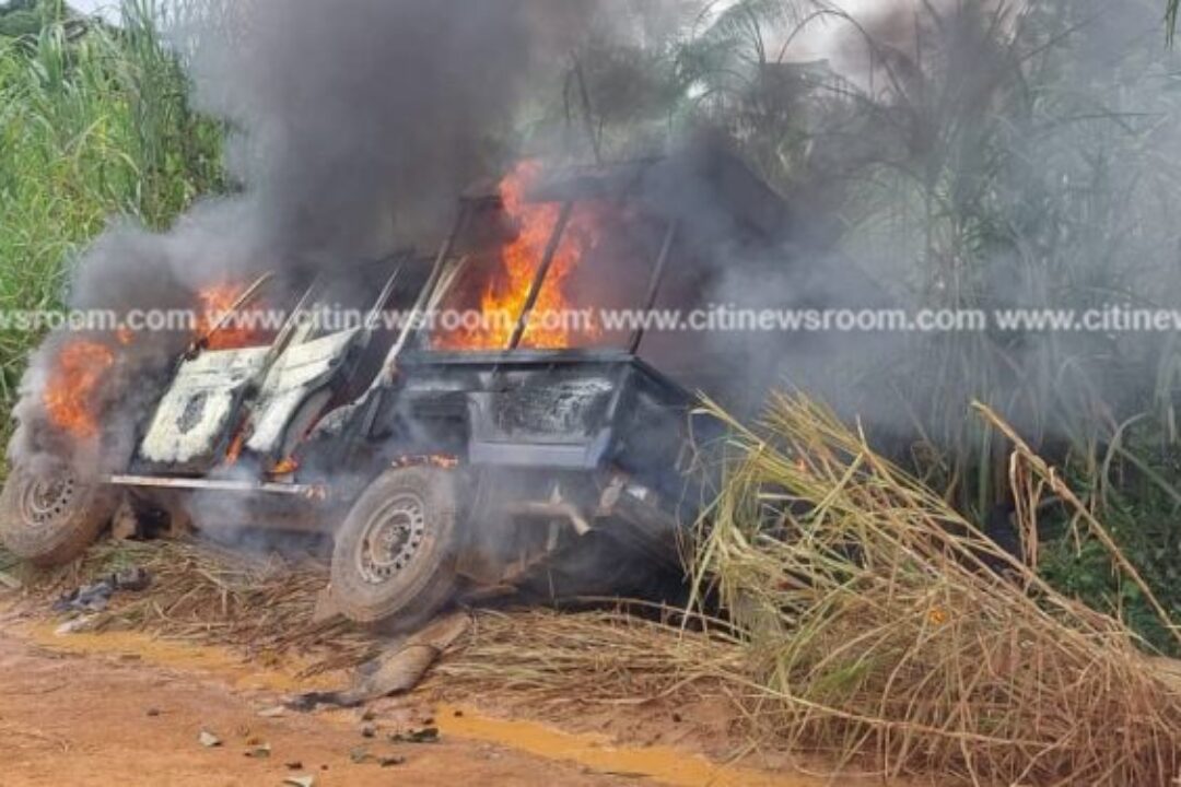 V/R:Residents clash with police in Godenu; 3 feared dead, police vehicle set ablaze