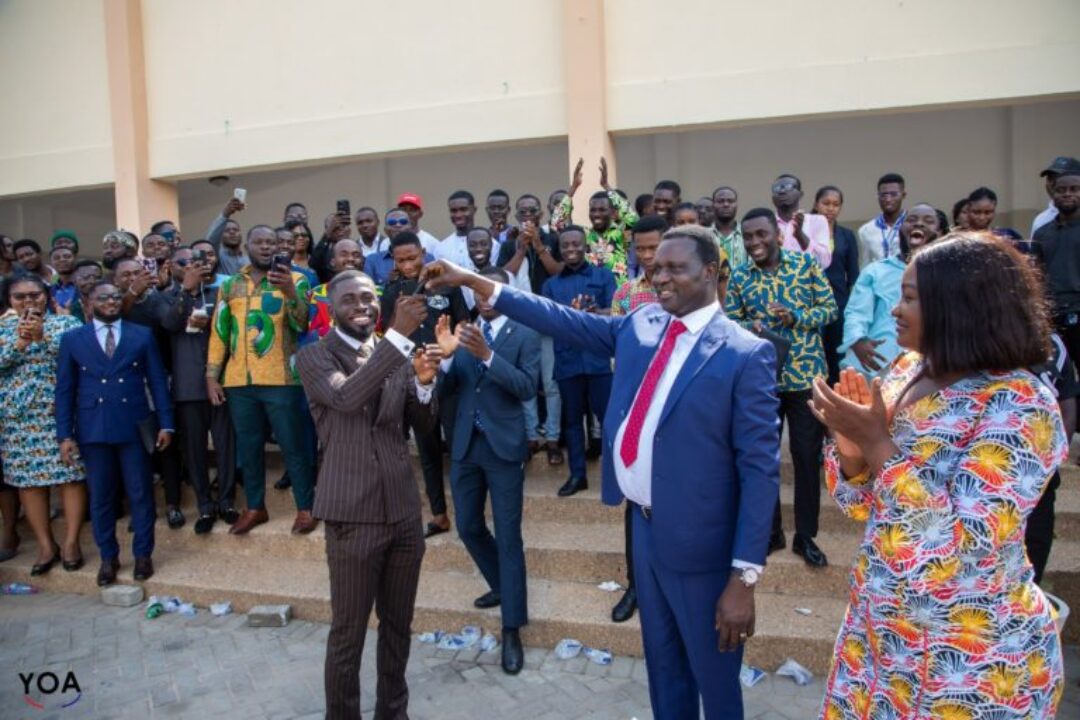 Dr.Adutwum Mocks Mahama: No Green Book Wahala; I show you what we have done