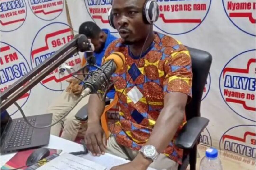 E/R:Journalist With Information Minister’s Radio Station Assaulted By Military