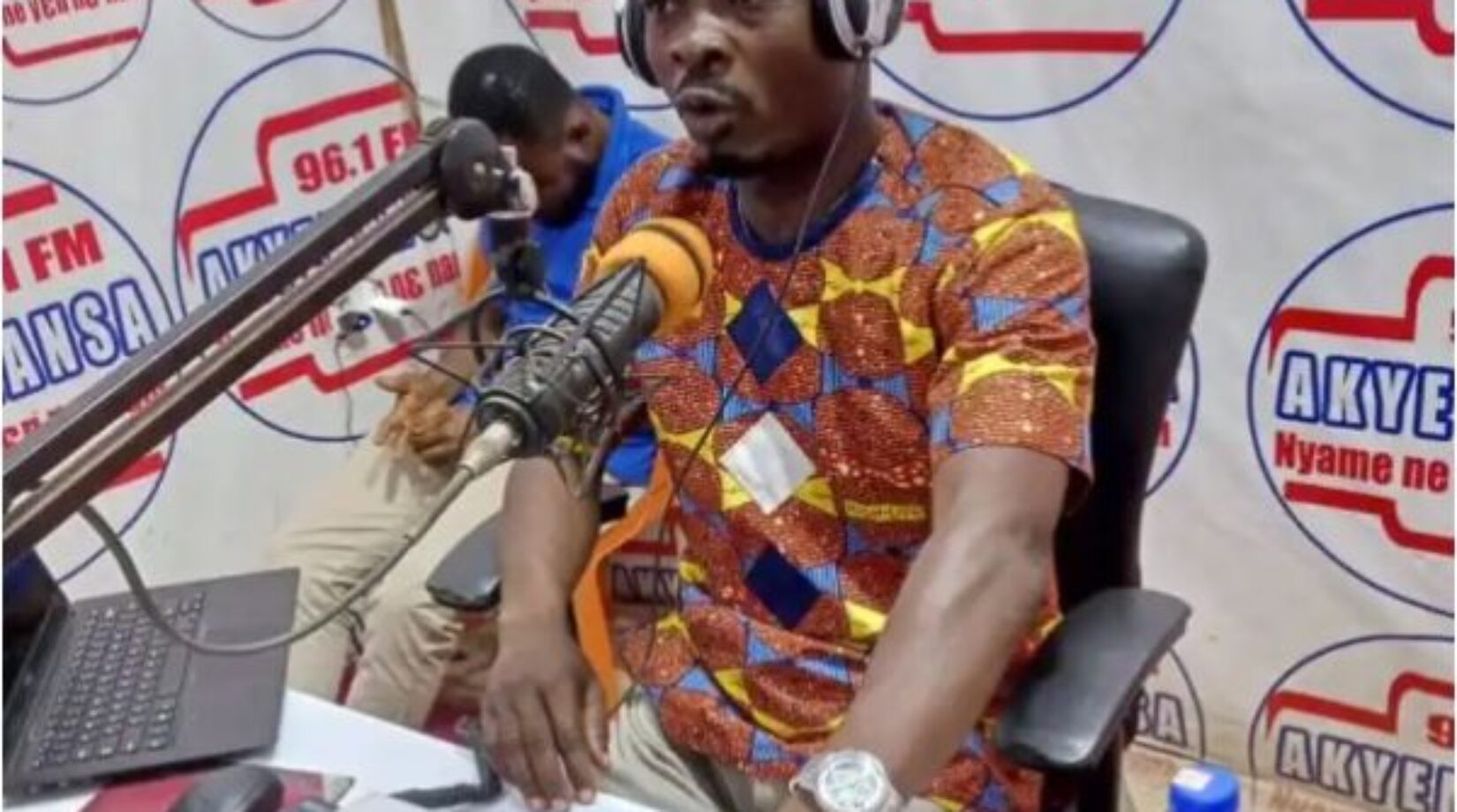 E/R:Journalist With Information Minister’s Radio Station Assaulted By Military