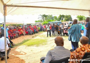 Dr.Bawumia donates GH₵160k to displaced victims of dam spillage