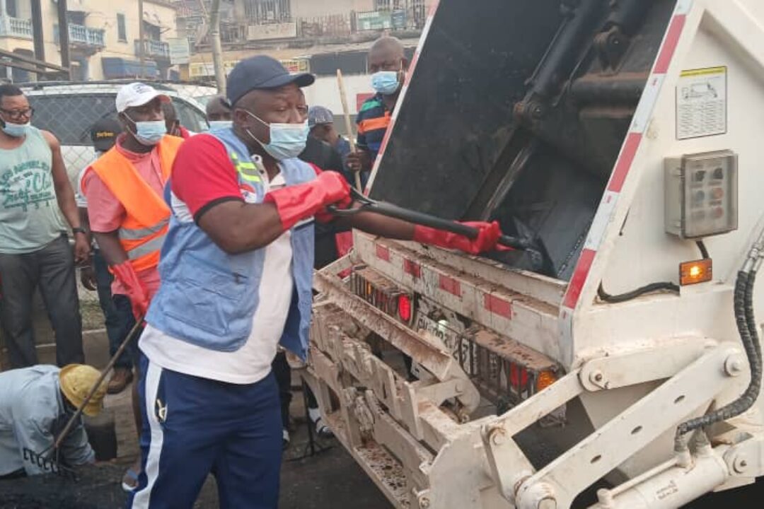Ashanti NPP Organisers Sweep Manhyia Community Ahead of Sargrenti Durbar Tomorrow.