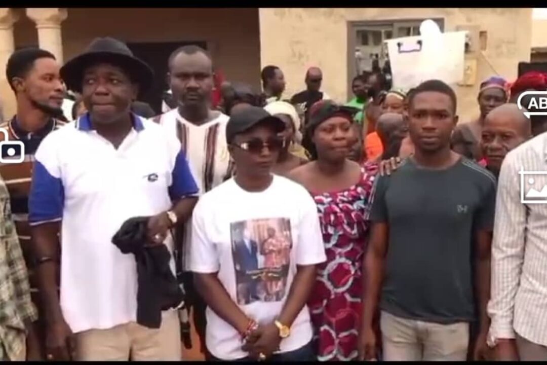 Otumfuo’s 25th Anniversary: Adumasahene Leads Massive Clean-up Exercise At Senfi