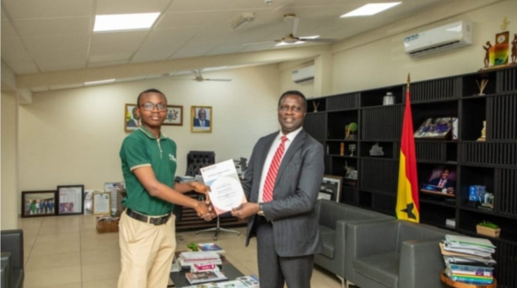Dr Adutwum praises a Ghanaian student for winning Global Cambridge AS Level French Exam in 2023