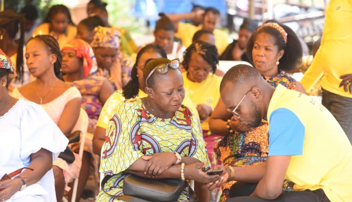 email1717067018511Another MTN staff assisting a seamstress to navigate through some social media channels