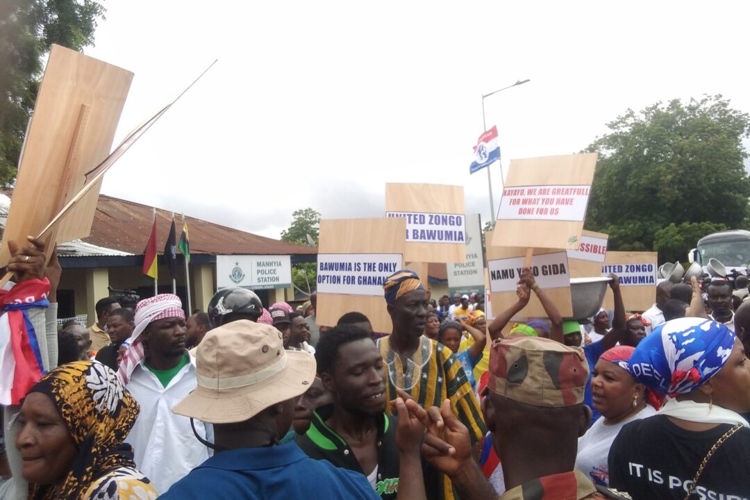 Head porters (kayayei) in Kumasi join Bawumia campaign tour