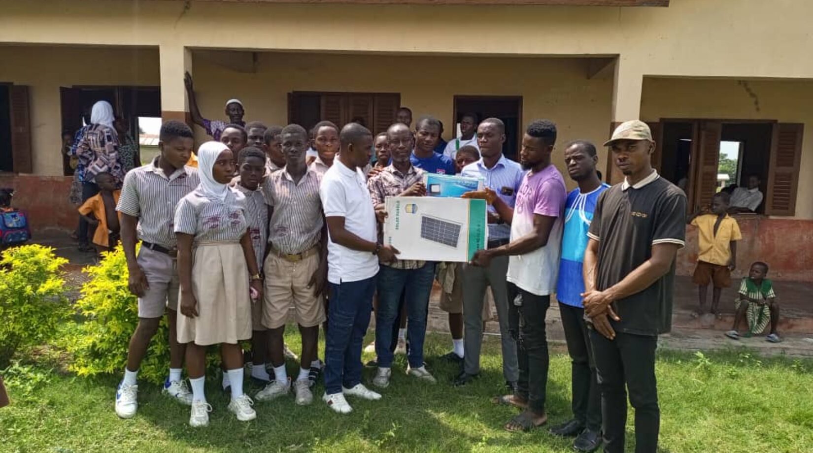 George Akom donates solar lights to Sekyere Afram Plans Junior High Schools