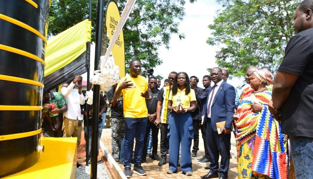 email1721063641427Dignitaries inspecting the digital borehole.