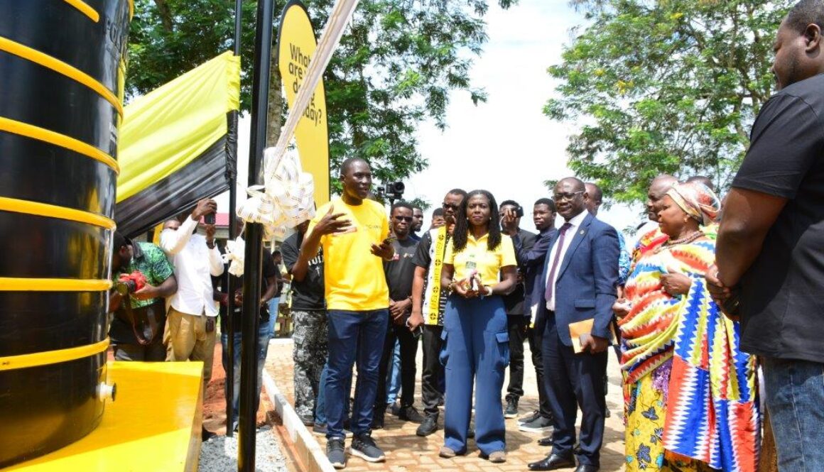 email1721063641427Dignitaries inspecting the digital borehole.