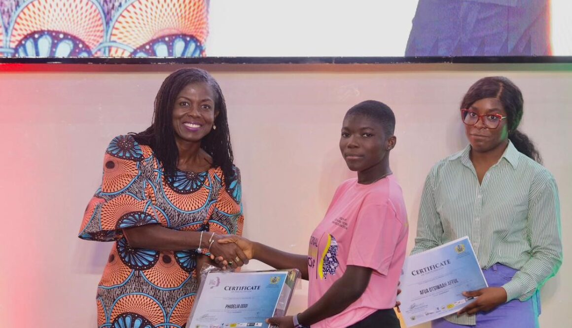 email1722257894618Adwoa Wiafe, Chief Corporate Services and Sustainability Officer for MTN Ghana presenting a certificate to one of the finali