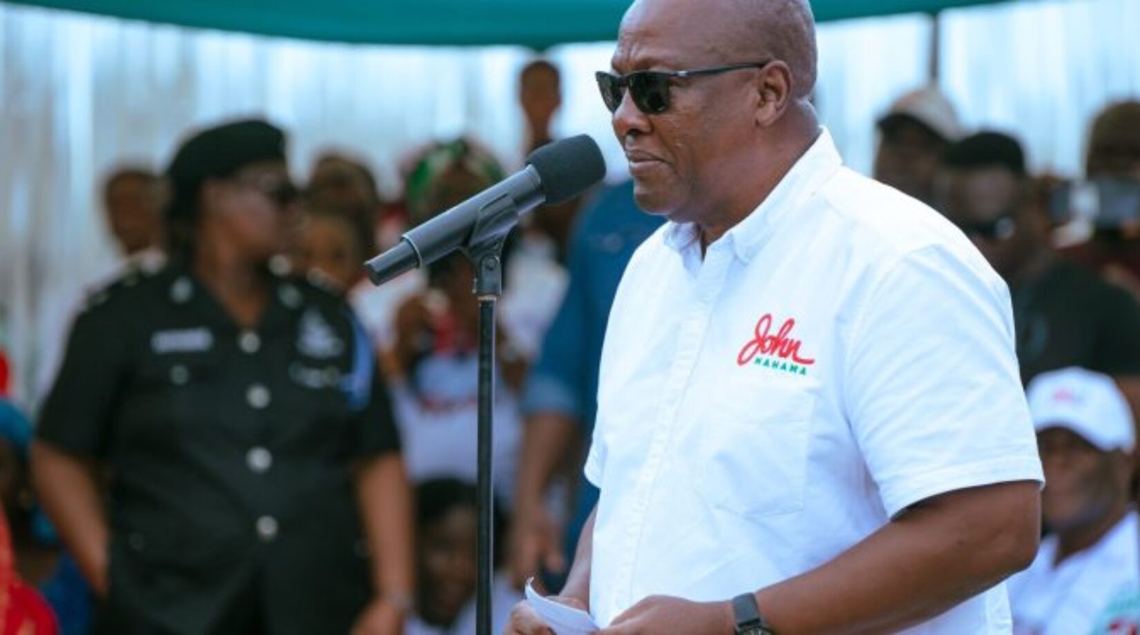 Mahama’s security alert to Aflao residents:Don’t surrender your Ghana card to anyone