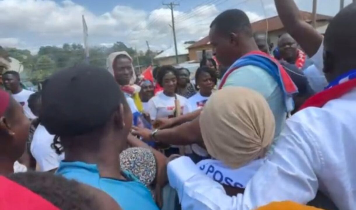 Chairman Wontumi does it again, baptises more NDC women into NPP at Bekwai