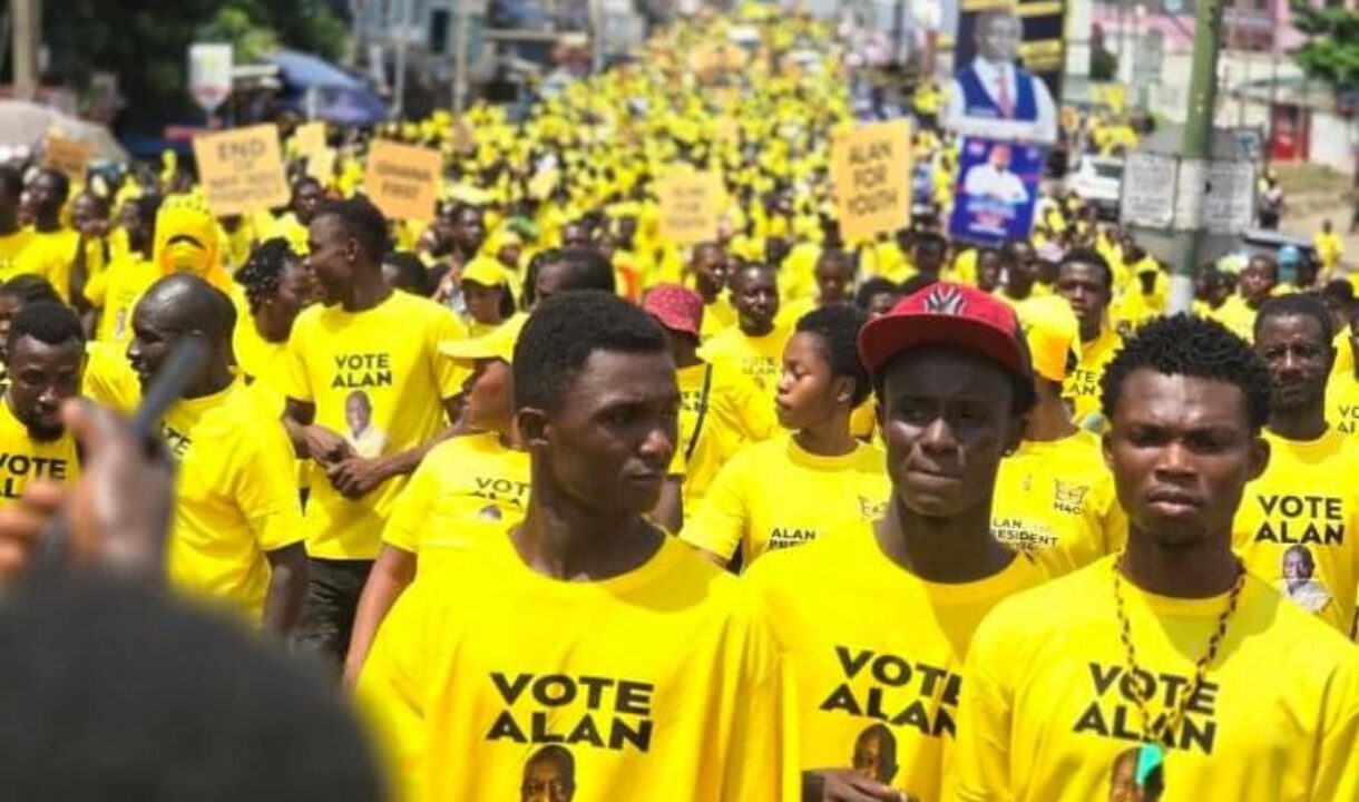 Pictures & video:Alan Cash shakes Kumasi with health walk