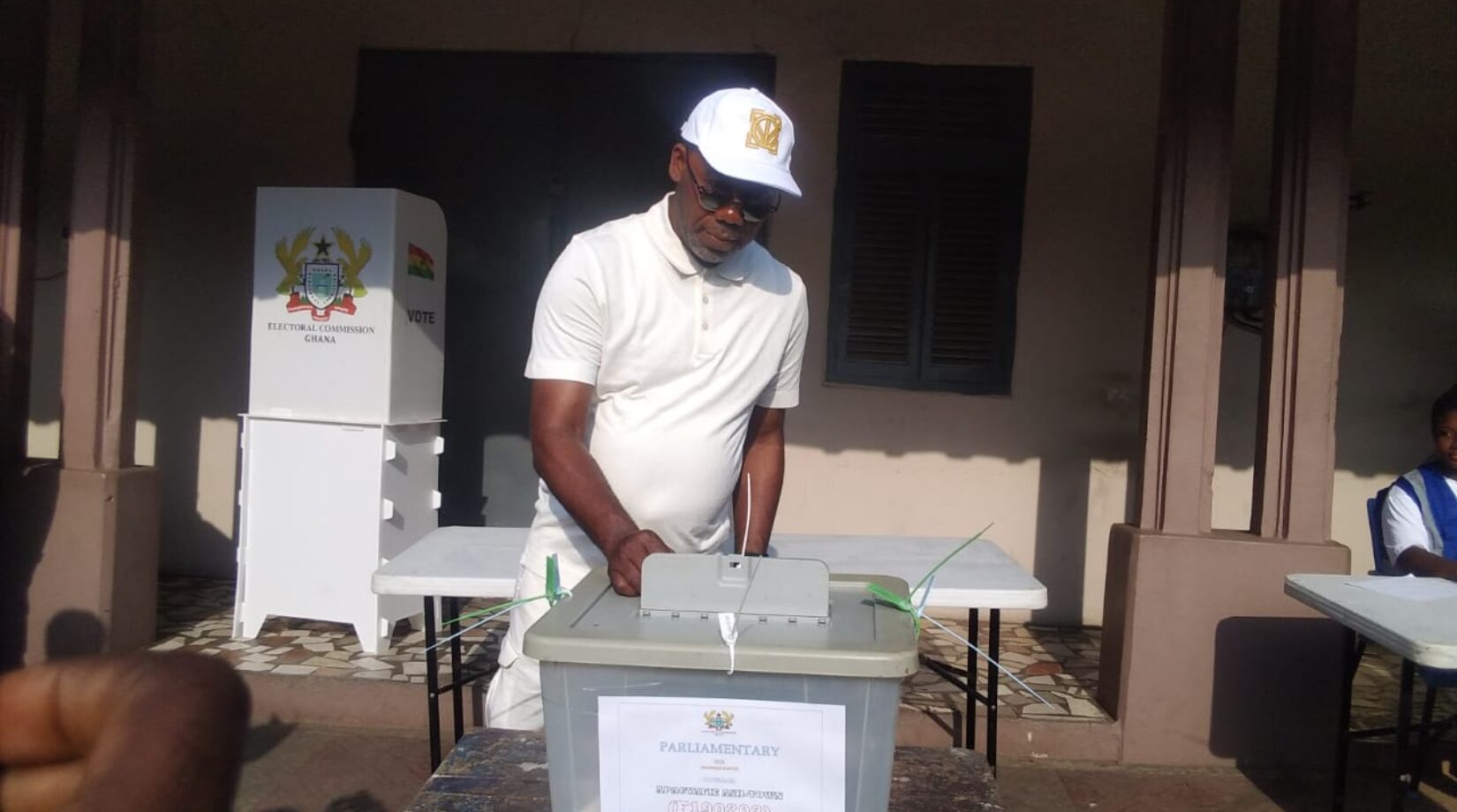 Napo casts ballot at Manhyia Apagyafie…urges eligible voters to go out and vote