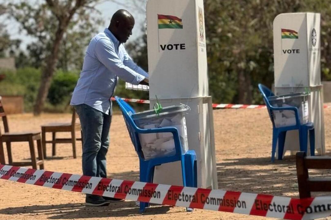 Afigya Kwabre South:COKA urges voters to remain calm…as he casts his vote