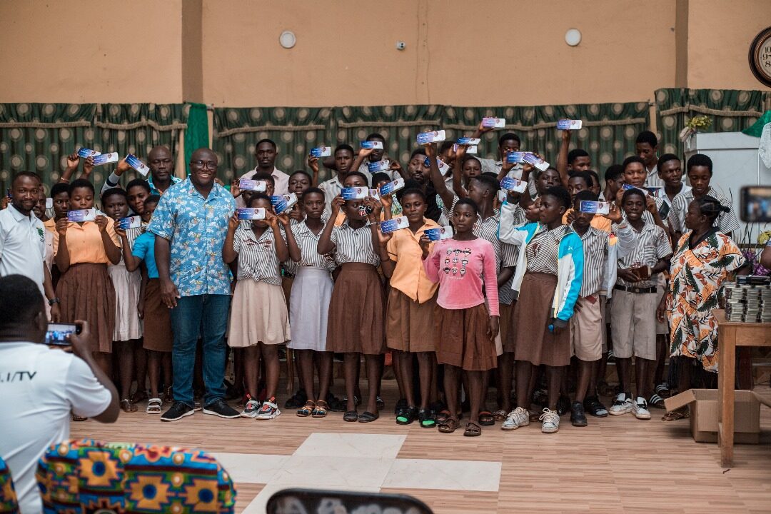 Kumawu MP organises free career guidance sessions & donates mathematical sets to BECE candidates