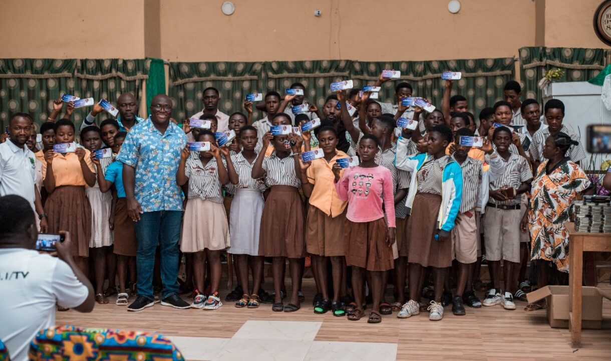 Kumawu MP organises free career guidance sessions & donates mathematical sets to BECE candidates