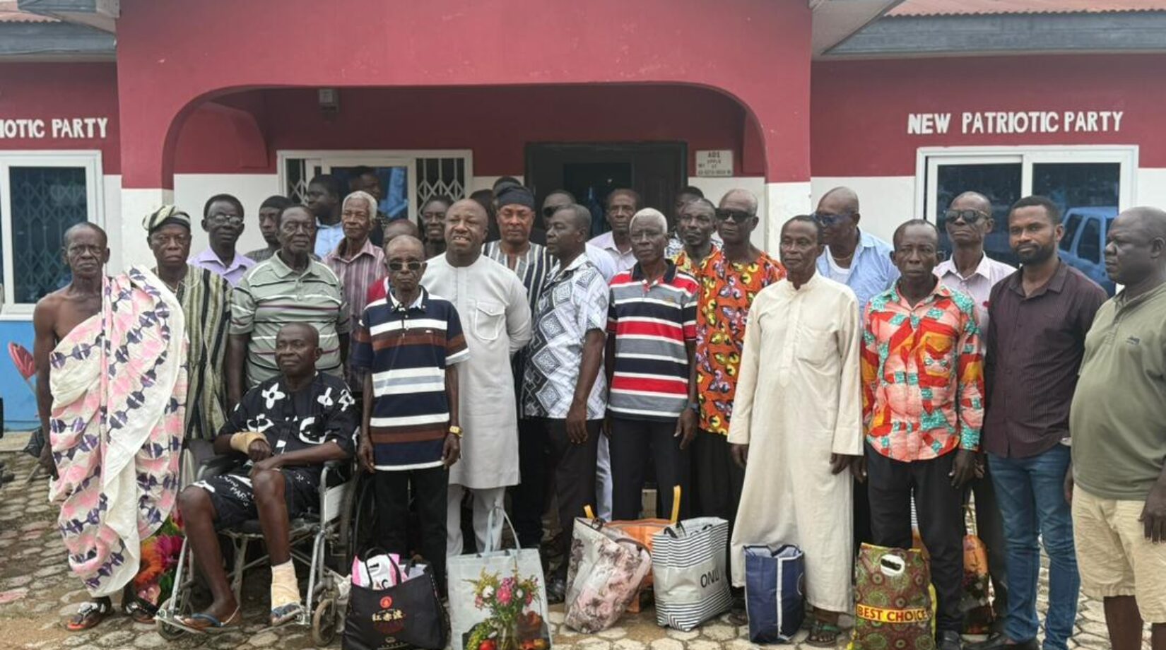 Ashanti NPP Organiser donates to 30 fathers in 3 constituencies to celebrate Father’s Day