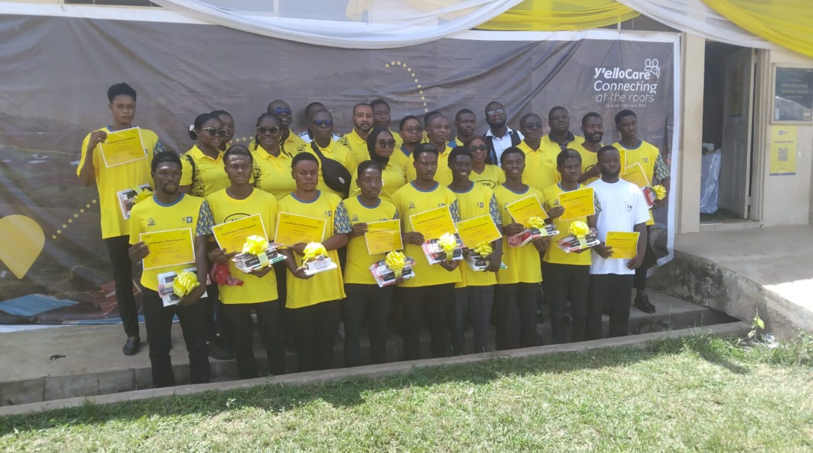 MTN Ghana “21 Days of Y’ello Care”: 12 unemployed Nyinanihi youths receive mobile phone repairs certificates, startup tools