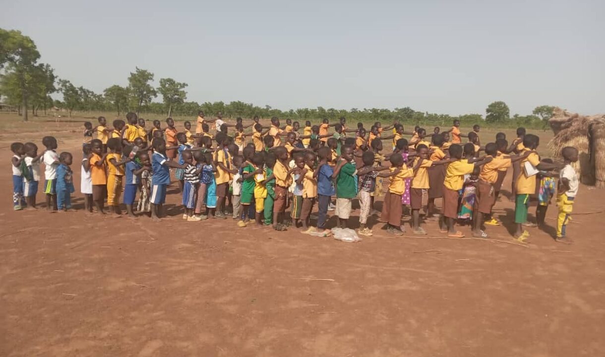 MTN GHANA SUPPORTS KATINGULI RC & BAALE LA PRIMARY SCHOOLS WITH UNIFORMS.
