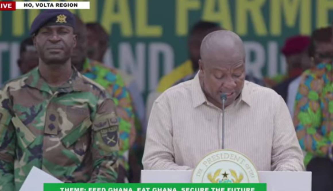 Mahama-ho-farmers-750x375