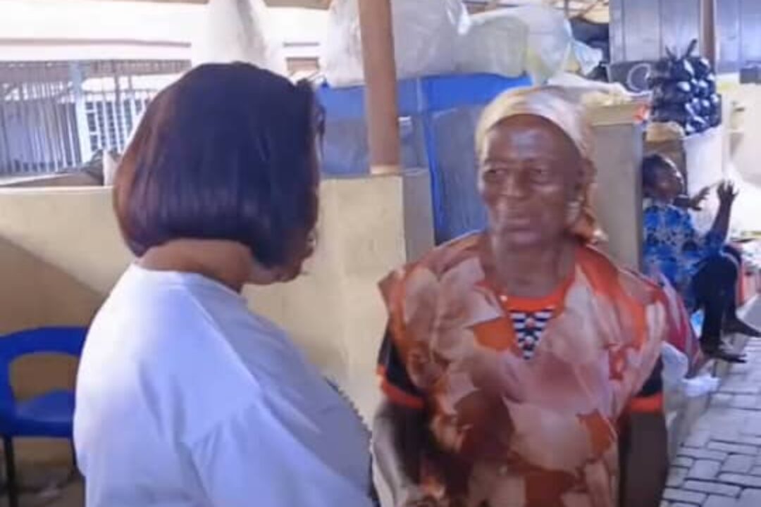 Broqdcast journalist Obaa Adwoa Nelson donates to aged to celebrate her birthday