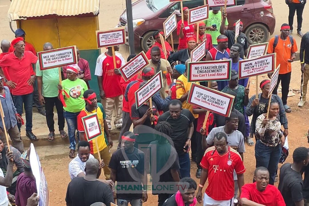 Confusion in Kwadaso NDC…As supporters fight MCE over Nkoko Nketekete initiative