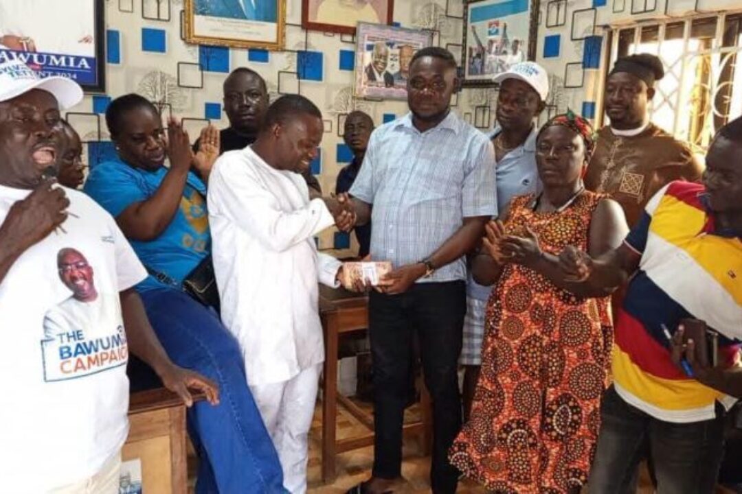 Ayew Afriye donates Ghc 20,000 to support Effiduase Govt Hospital maternity project
