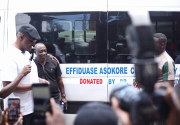 Dr.Ayew Afriye donates 18-seater bus to Effiduase-Asokore NPP